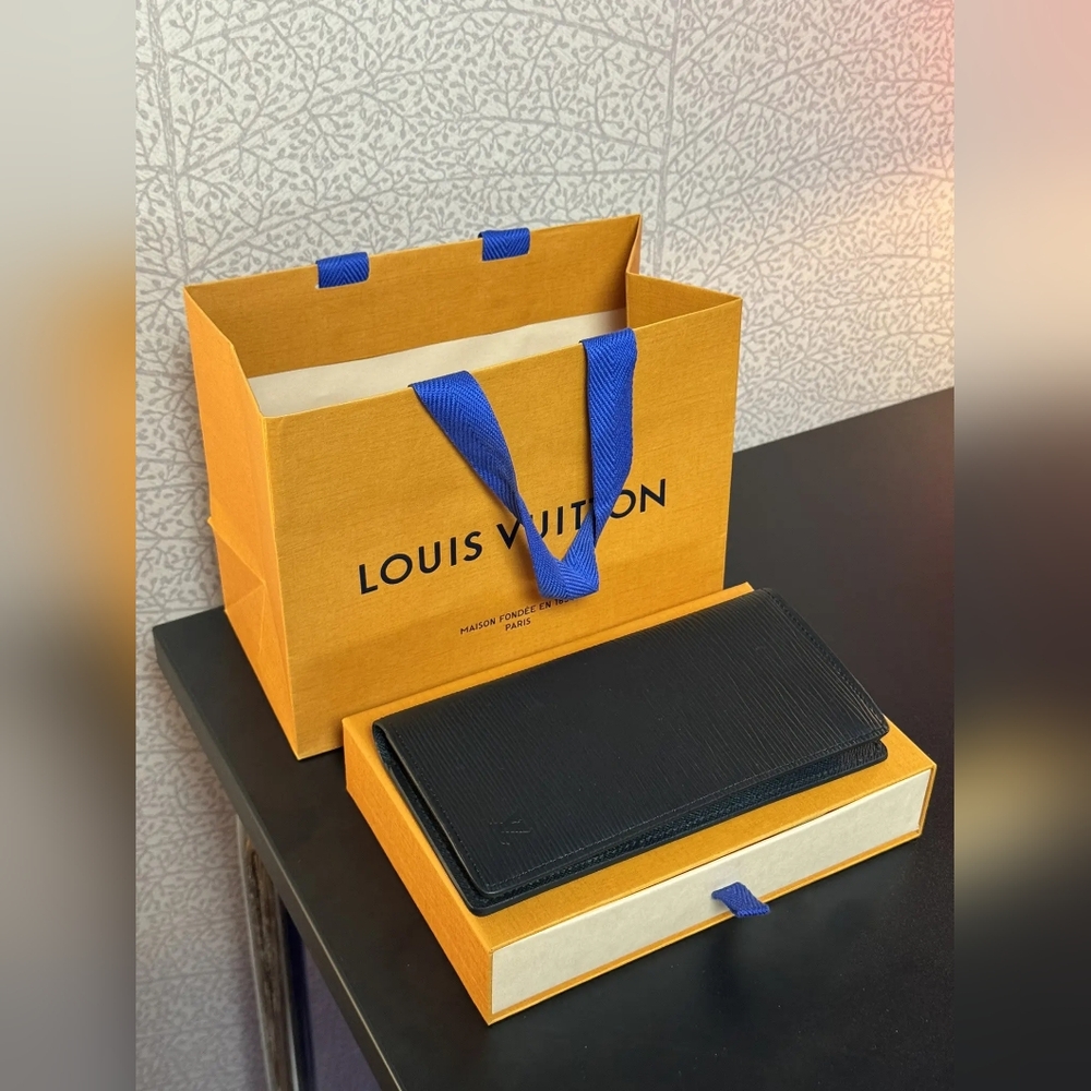 Louis Vuitton Brazza Wallet